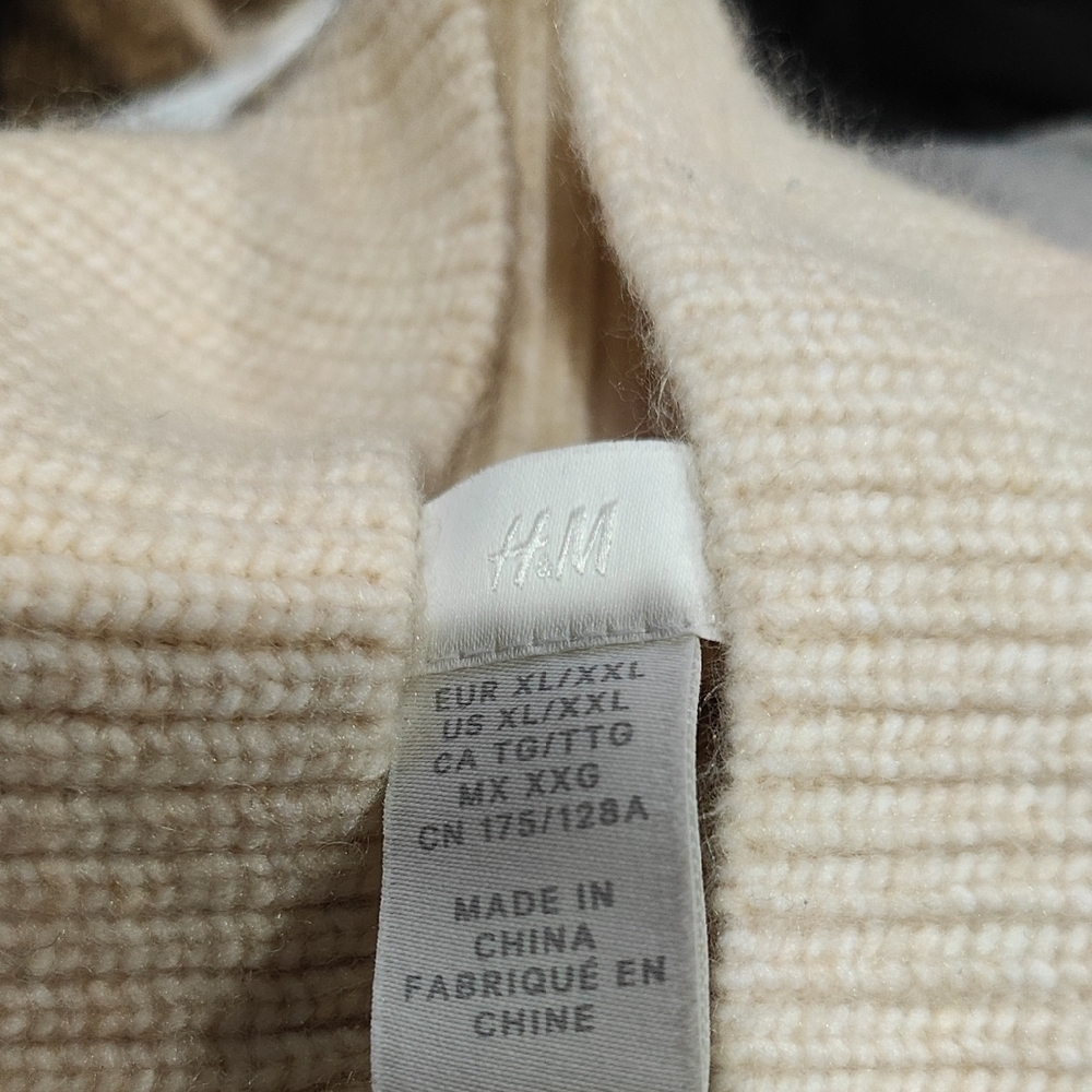 Cozy Cream Poncho with Zip Collar - Picture 6 of 6